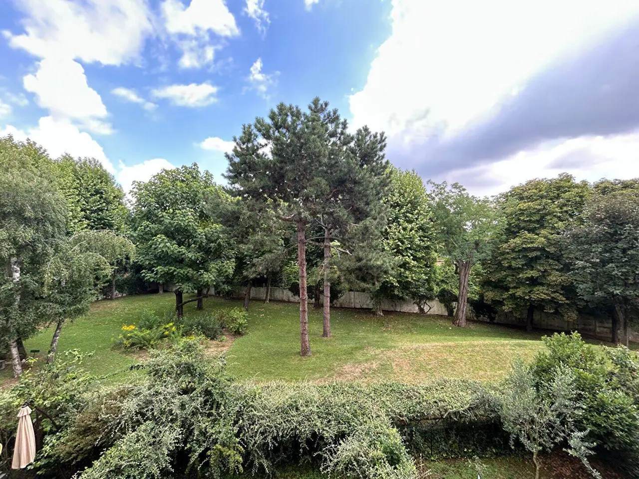RÃ©publique, Suresnes