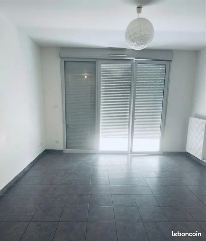 Loue T2 jardin et parking Toulouse Rangueil