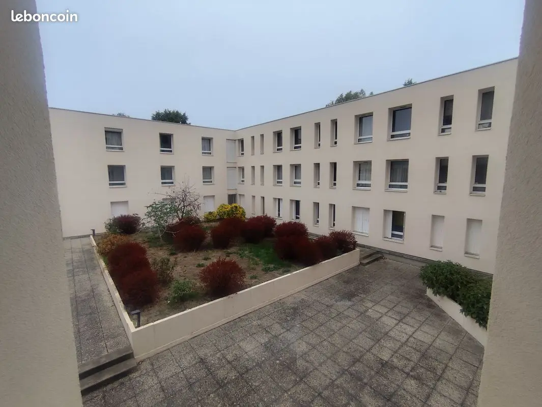 Appartement 1 pièce · 24 m², Guyancourt